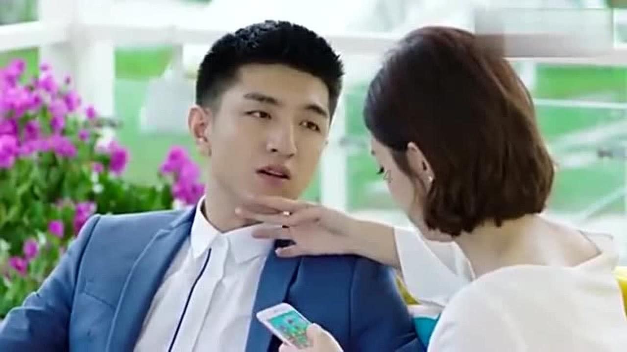 苏菲亚和安伯的休闲装